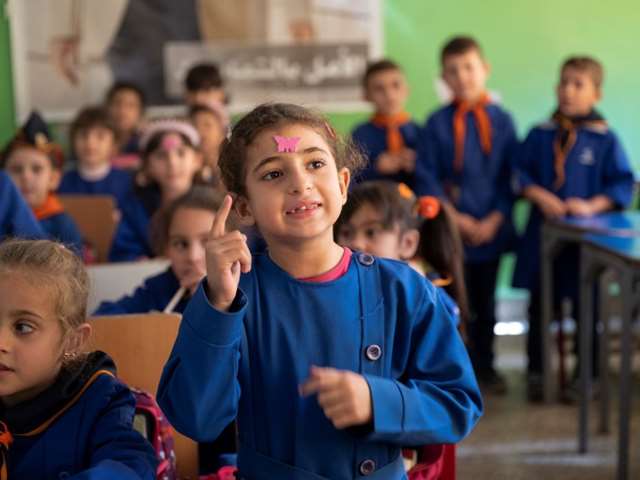 In the middle of the bombed-out areas on the outskirts of Damascus in Syria, 800 pupils have finally received clean water and brand-new toilets at their school.