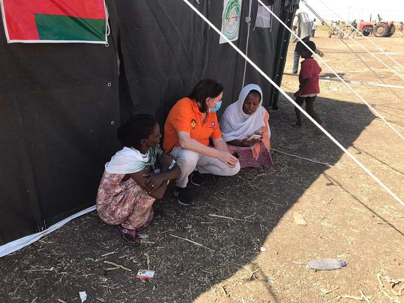 Kirkens Nødhjelps landdirektør i Sudan som besøker flyktninger i flyktningleirene