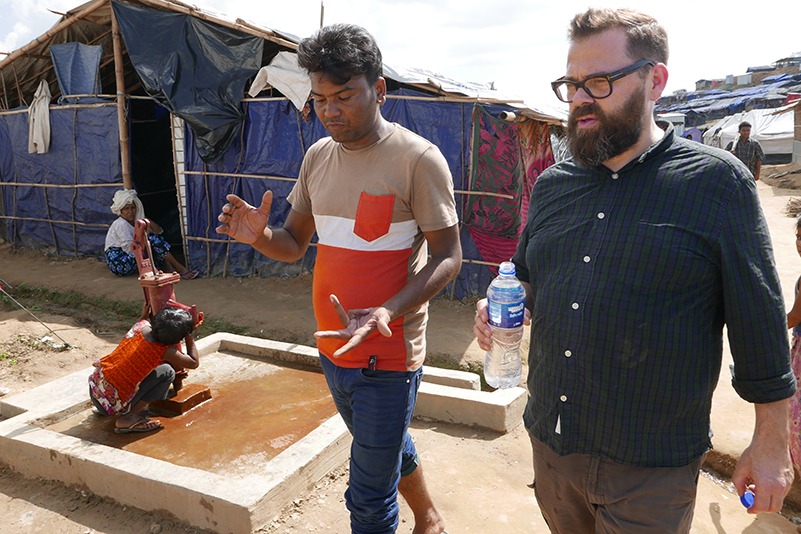 Klaus Sonstad under et besøk til Bangladesh med Kirkens Nødhjelp. Foto: Kristin Morseth / Kirkens Nødhjelp.