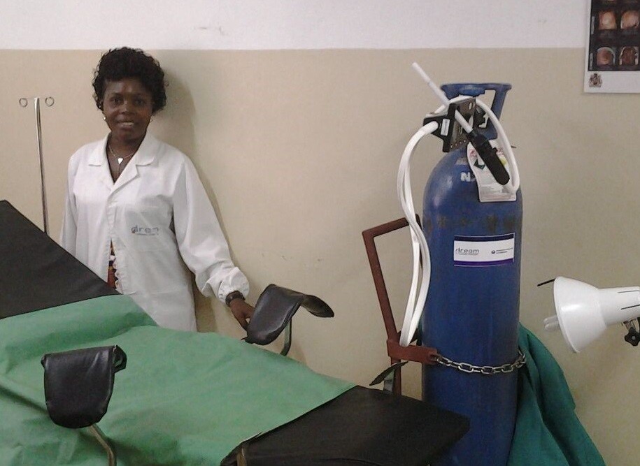 Kirkens Nødhjelps utstyr for Cryo-terapi er klar for bruk i Mangochi