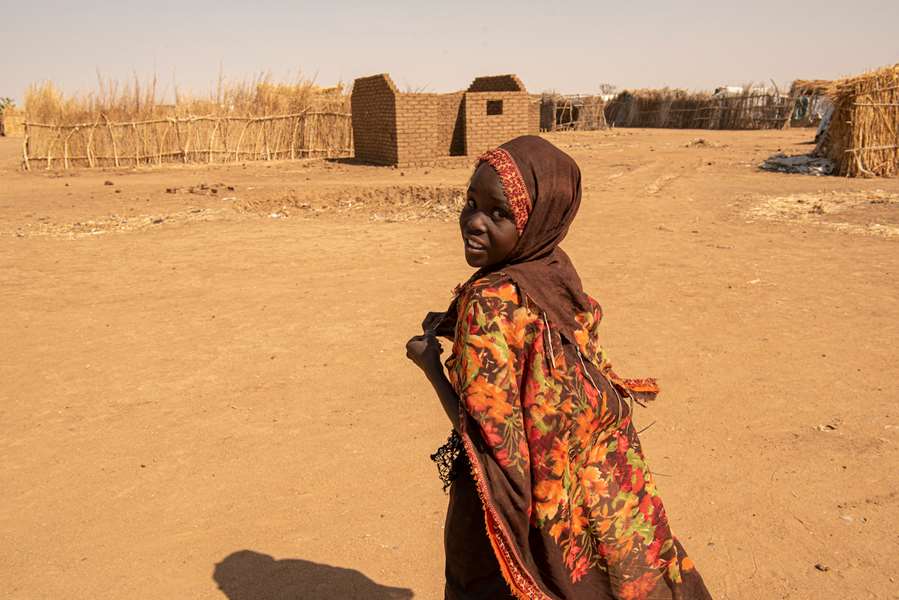 Malaz Mustafa i Darfur med tilgan til rent vann fra Kirkens Nødhjelp
