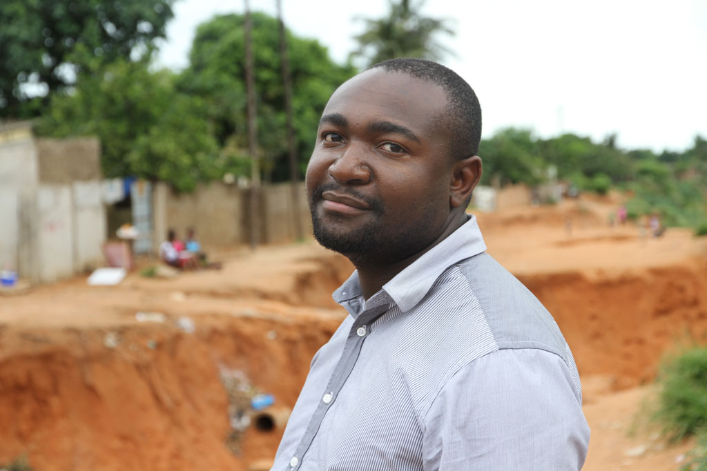 Higino Filimone fra Mosambik jobber som klimakoordinator i Kirkerådet i Mosambik. Foto: Kirkens Nødhjelp