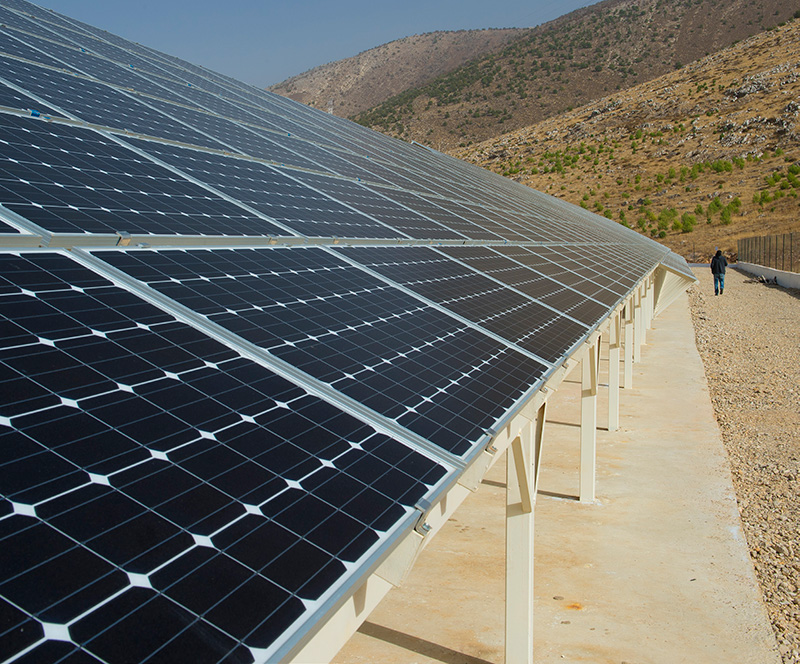 Installation of photovoltaic plant in Anjar, Lebanon, that operates a pump serving the needs of Syrian refugees and the host community. Photo: Håvard Bjelland/Norwegian Church Aid