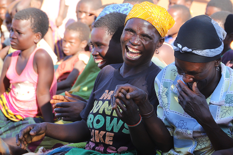 The community in Malingunde has been affected by an Australian mining company, and though the initiative Theater for Development, they can express their feelings towards the company and government Photo: Håvard Hovdhaugen/NCA