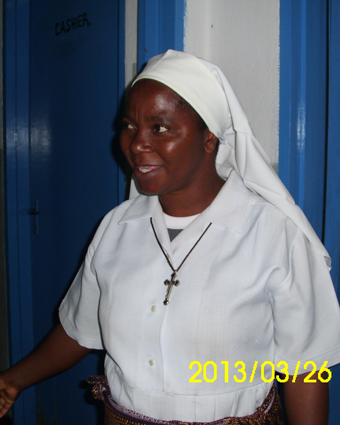 Flora. Viktig ressurs:  Med stor insats tok sykepleier Flora Malizani på seg ansvaret for det nedslitte Mwanga helsesenter, pusset det opp og fikk støtte til ny fødestue. 