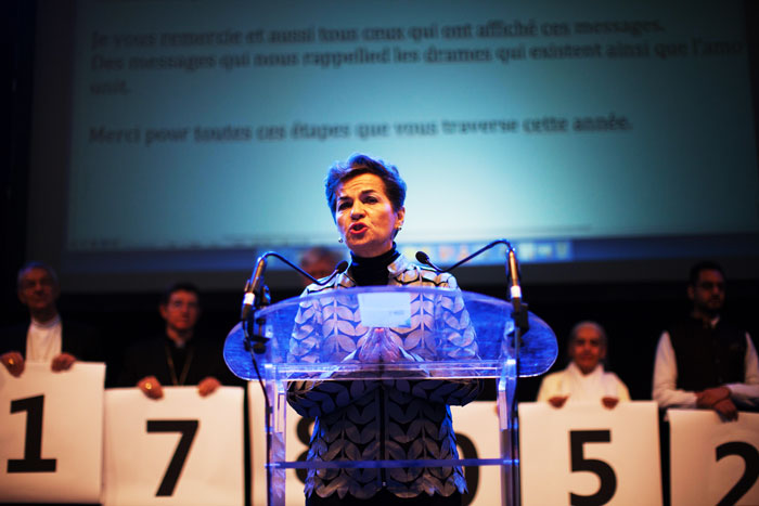 Christiana Figueres mottok de 1,8 millionene underskrifter før COP21.