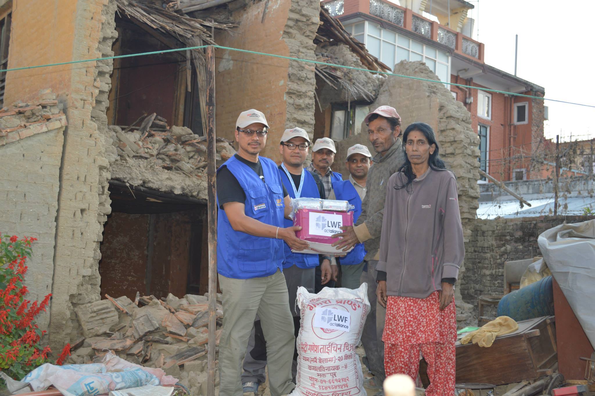 Kirkens Nødhjelps partner LWF er i gang med utdeling av nødrasjoner i Nepal