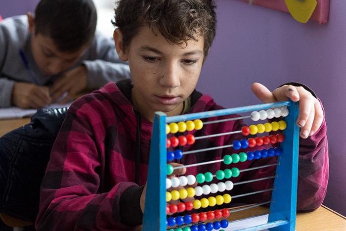 12 år gamle Petcu Ionel går på "2nd chance school", en av skolene Kirkens Nødhjelp støtter. 